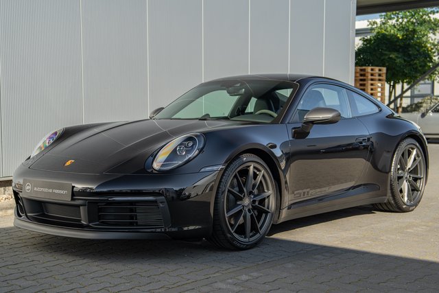 Porsche 911 / 992 Carrera T  NEU Lift LED inkl.PDLS+ age.one-day registration for sale | First registration 07/2023 | Price 139.890 €