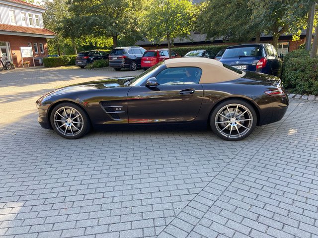 Mercedes-Benz SLS AMG Roadster 1.Hand Sammlerzustand Garantie Used vehicle for sale | First registration 04/2013 | Price 199.890 €