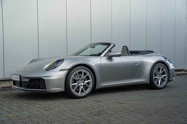 Porsche 992.2 Carrera Cabriolet Bi-Color Paket930 Sportabgas Gebrauchtwagen Kaufen | EZ 09/2024 | Preis 158.890 €