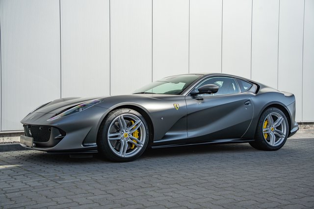 Ferrari 812 Superfast  Lift System JBL Surround View Gebrauchtwagen Kaufen | EZ 08/2020 | Preis 299.890 €
