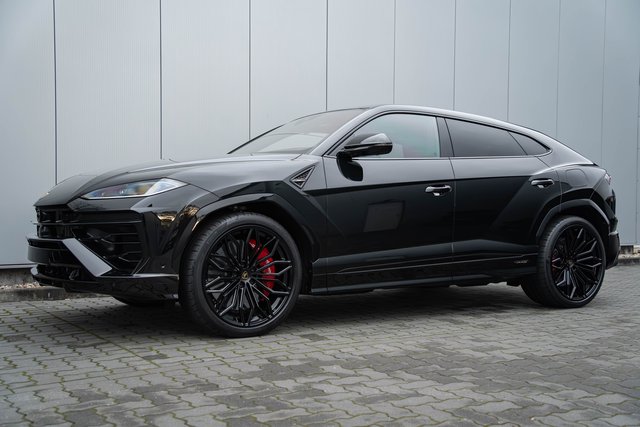 Lamborghini Urus SE stock immediately Carbon PerfTrim B/O Neuwagen Kaufen | EZ | Preis 331.890 €