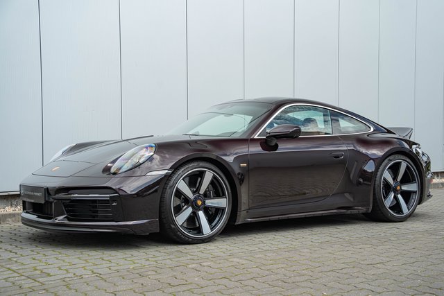 Porsche 911 / 992 Sport Classic  PTS SUPERIORREDMETALLIC Gebrauchtwagen Kaufen | EZ 02/2023 | Preis 399.890 €