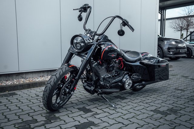 HARLEY DAVIDSON FLHRC Road King Classic Harley HH Sonderaufbau!! Used vehicle for sale | First registration 03/2015 | Price 24.890 €
