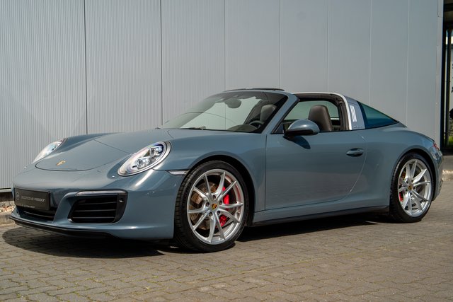 Porsche 911/991.2 Targa 4S  Sportabgas Lift LED Chrono Used vehicle for sale | First registration 04/2016 | Price 114.890 €
