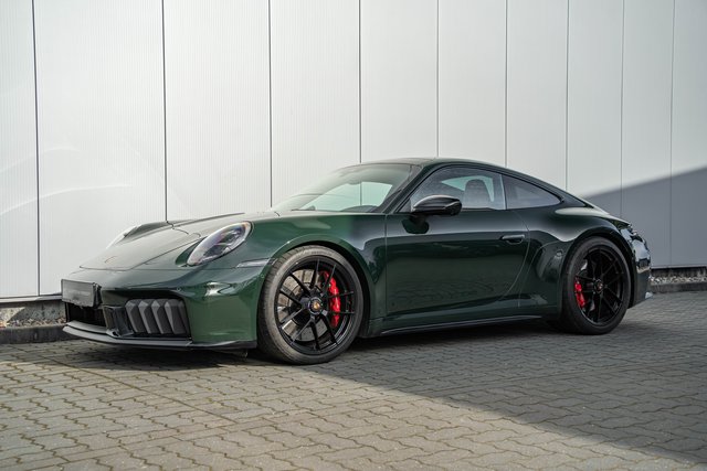 Porsche 911/992.2 Carrera 4 GTS  PTS brewstergreen Clubleder Gebrauchtwagen Kaufen | EZ 02/2025 | Preis 209.890 €