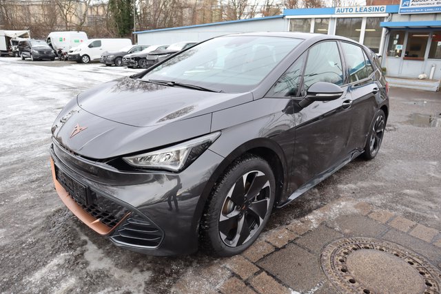CUPRA Born 77 KWH 170 KW nur 900 Km. Kamera. Navi. Klimaaut. Alu. SHZ. PDC.