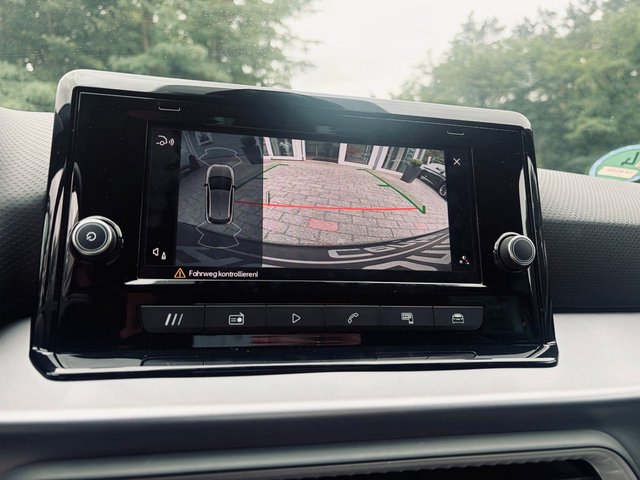 Seat Ibiza Xcellence 1.0TSI+Kamera+Carplay+SHZ+LED+17 - bilder 3