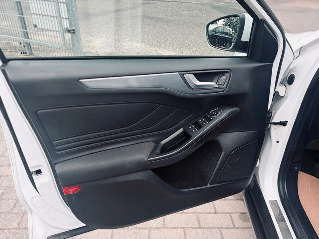 Ford Focus Turnier Active 1.5+LED+Navi+Carplay+SHZ+FS - bilder 10