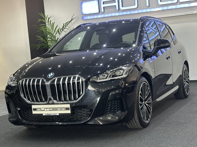 BMW 218 Active Tourer M-SPORT PANO HUD H&K MASSAGE Gebrauchtwagen Kaufen | EZ 10/2024 | Preis 28.490 €