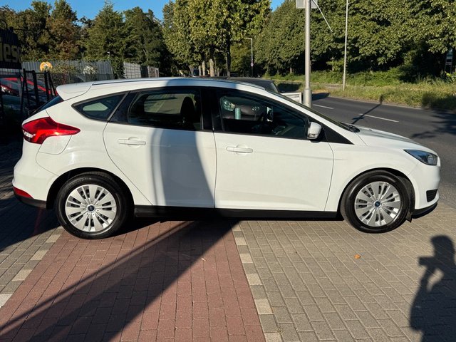 Ford Focus 1.0 Lim. Trend*Klima*PDC*Allwetter*TÜV NEU - bilder 4