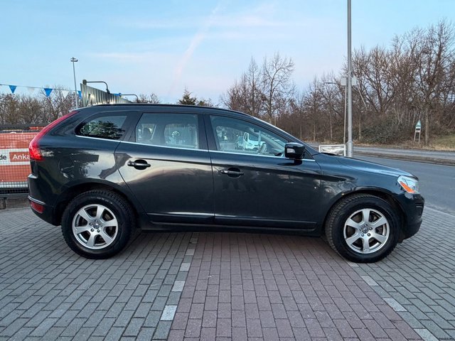 Volvo XC 60 XC60 Momentum 2WD*Leder*Xenon*Navi*SHZ - bilder 4