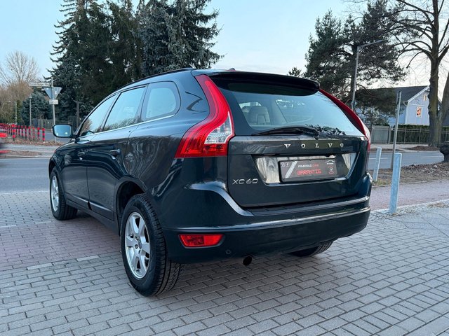 Volvo XC 60 XC60 Momentum 2WD*Leder*Xenon*Navi*SHZ - bilder 7