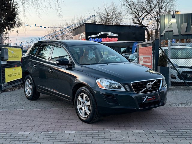 Volvo XC 60 XC60 Momentum 2WD*Leder*Xenon*Navi*SHZ - bilder 1