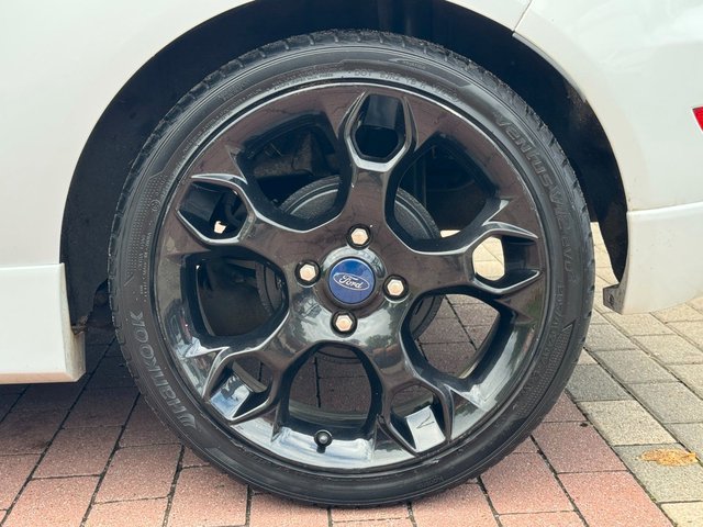 Ford Fiesta ST 1.6*Klima*Leder*Szhz*Bluetooth*TÜV NEU - bilder 10