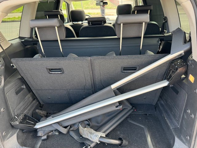 Ford S-Max Titanium 2.0TDCI*Aut.*7xSitze*Pano*VOLL! - bilder 6