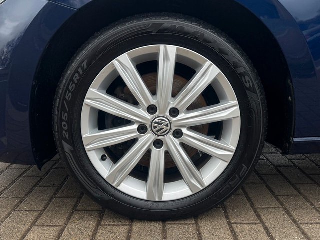 Volkswagen Touran Comfortline 2.0TDI*Navi*7Sitze*PDC*Alu* - foto 9