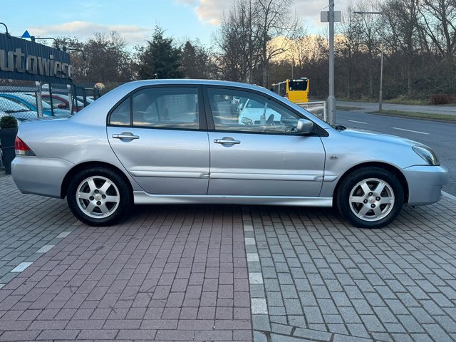 Mitsubishi Lancer 1.6*Automatik*AHK*Carplay*Navi*Klima* - bilder 4