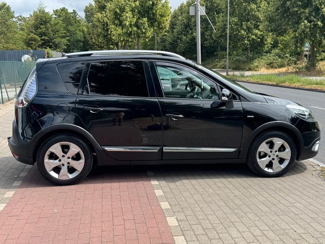 Renault Scenic III BOSE Edition X-MOD*Panorama*Navi*AHK* - bilder 4