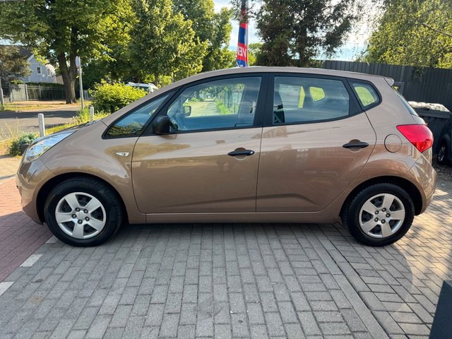 Kia Venga 1.6 Vision*Automatik*Klima*Allwetter*TÜV - bilder 6