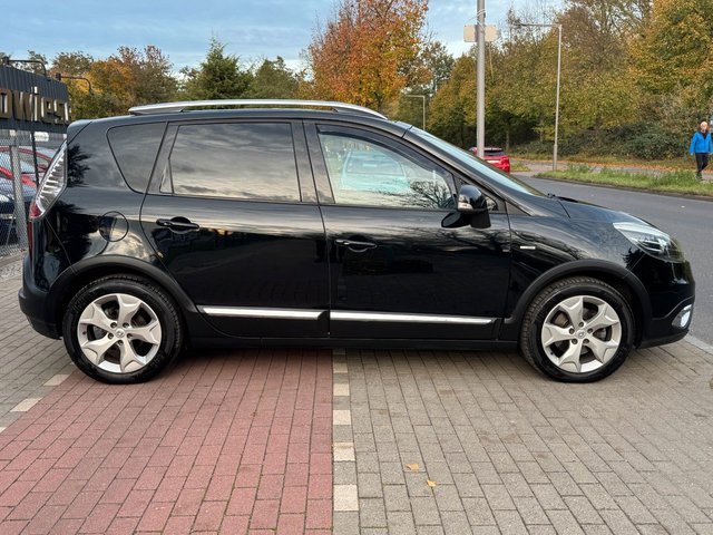 Renault Scenic III BOSE Edition X-MOD*Panorama*Navi*AHK* - foto 4