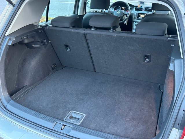 Volkswagen Golf VII 1.6 TDI Lim EU5*Klima*LED*TÜV NEU* - bilder 6