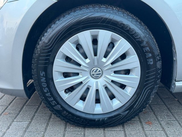 Volkswagen Golf VII 1.6 TDI Lim EU5*Klima*LED*TÜV NEU* - bilder 10