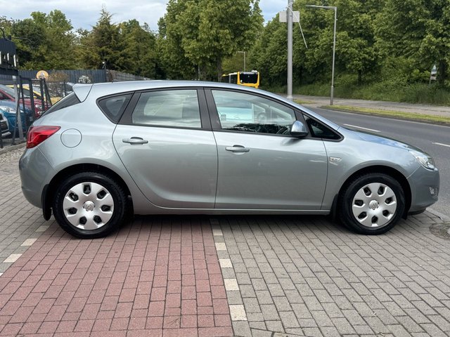 Opel Astra J 1.4 Lim*Edition*Klima*Tempomat*Allwetter - foto 4