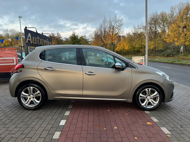 Peugeot 208 Allure 1.2*Klimaaut.*Temp.*PDC*GrauMatt* - bilder 4