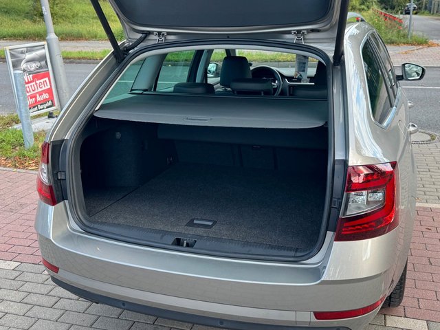 Skoda Octavia 1.6 Combi Style*Aut*Ambiente*Nav*LED*ACC - bilder 9