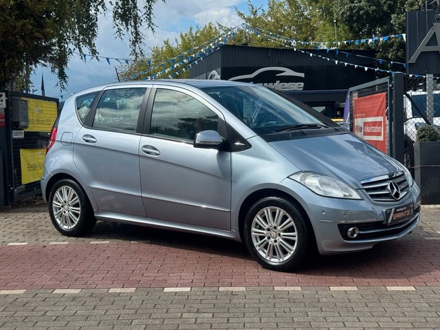 Mercedes-Benz A 200 ELEGANCE*LEDER*PANORAMA*SHZ*VOLL! - bilder 1