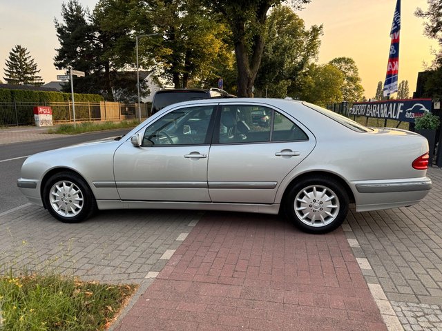 Mercedes-Benz E 280 4MATIC ELEGANCE*Aut.*Xenon*Leder*Voll*1HD! - bilder 8