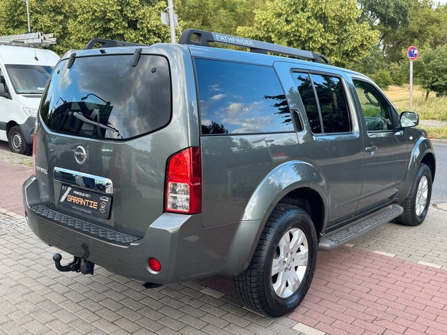 Nissan Pathfinder 2.5 dCi 4x4*Aut*7Sitze*AHK*Kam*Temp* - bilder 5