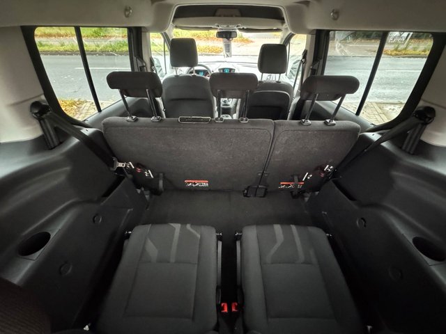 Ford Grand Tourneo Connect *1.5TDCI*7SITZER*AHK*PDC* - foto 6