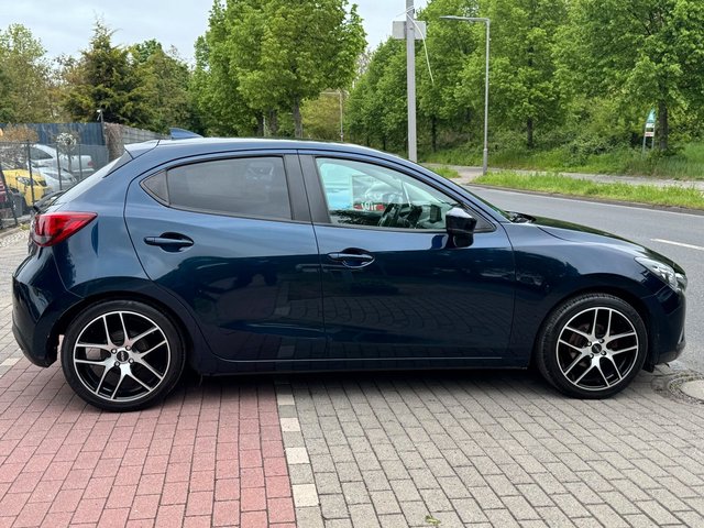 Mazda 2 1.5 Kizoku*Klima*Temp*AGA*Szhz*Kamera*PDC* - bilder 4