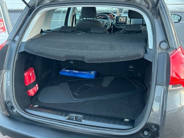 Peugeot 2008 Active 1.2*Temp.*SHZ*Klima*PDC*1.HD - foto 9