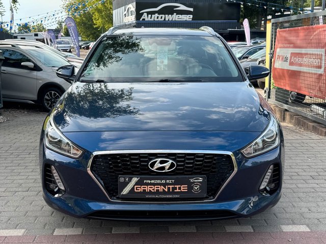 Hyundai i30 cw Family +*Navi*SHZ*Alu*Kamera*TÜV NEU - foto 2