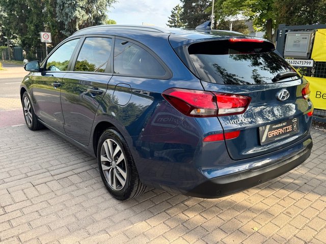 Hyundai i30 cw Family +*Navi*SHZ*Alu*Kamera*TÜV NEU - foto 6