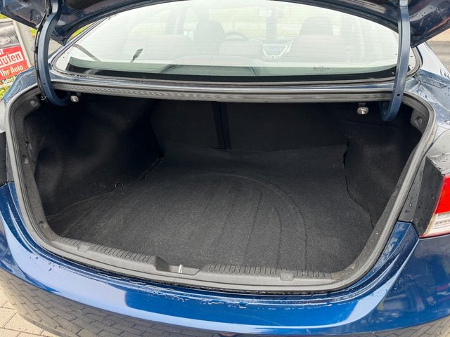 Hyundai Elantra 1.6i*Aut*Klima*Szhz*Temp*Allwetter*Alu - foto 6