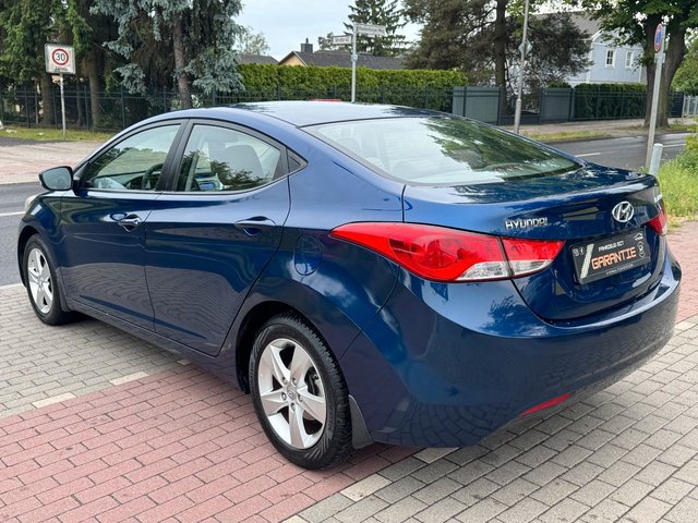 Hyundai Elantra 1.6i*Aut*Klima*Szhz*Temp*Allwetter*Alu - foto 7