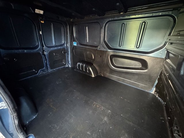 Renault Trafic Kasten L1H1 2,7t*Nav*Klima*AHK*TÜV NEU* - bilder 8