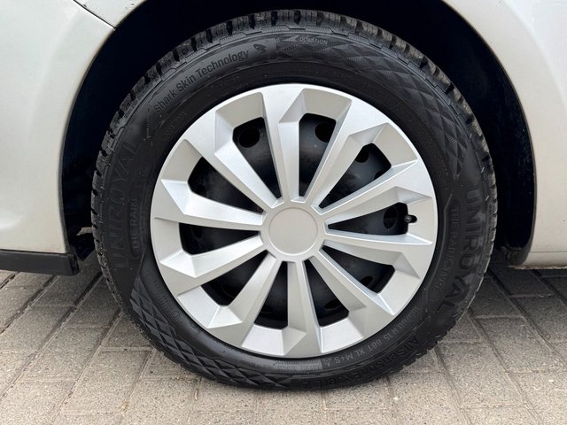 Renault Clio 1.6 III Privilege Aut*Klima*Temp*TÜV NEU* - bilder 10
