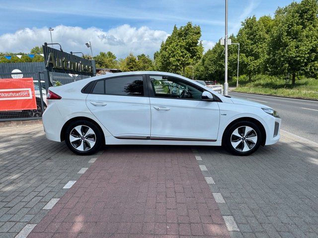 Hyundai IONIQ IONIQ Trend Elektro*Navi*LED*CarPlay*99,7% - bilder 4