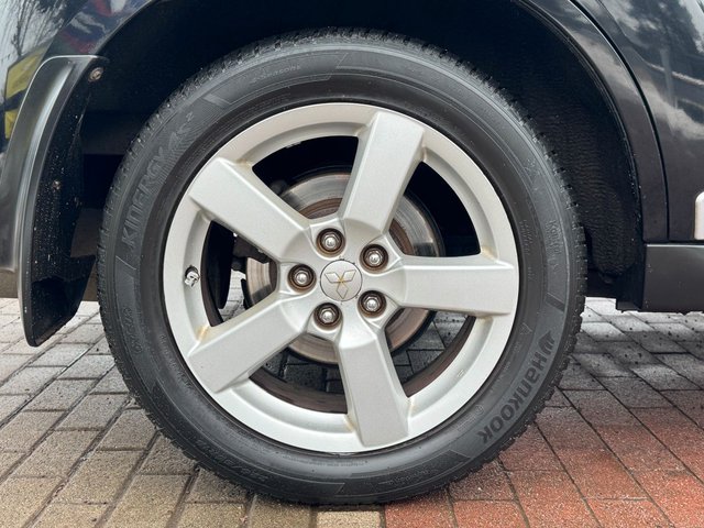 Mitsubishi Outlander 2.4 Intense*4x4*Aut*Leder*Temp*Szhz* - bilder 9