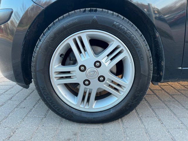 Hyundai i10 1.2 Style*Aut*Klima*33TKM*1.Hd*8Fach*TÜV NEU - bilder 9