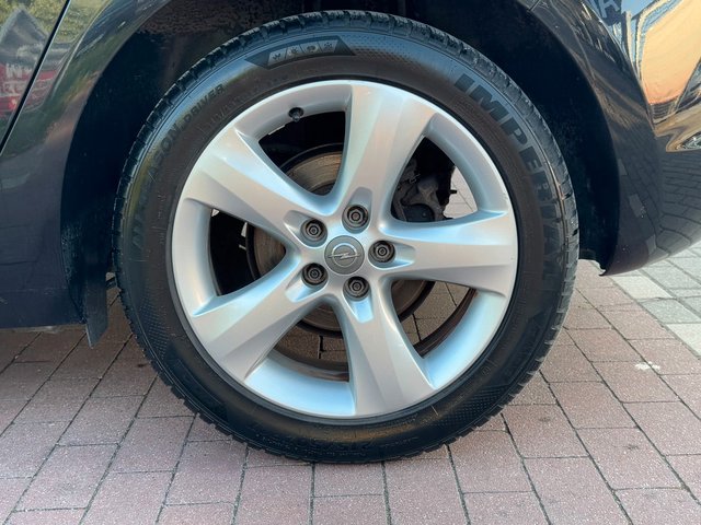 Opel Astra J Limousine EDITION 1.6*Xenon*Temp*Klima* - bilder 8
