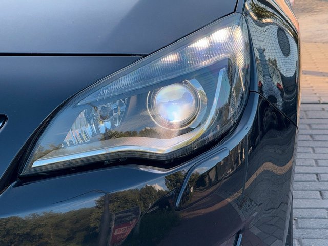 Opel Astra J Limousine EDITION 1.6*Xenon*Temp*Klima* - bilder 10