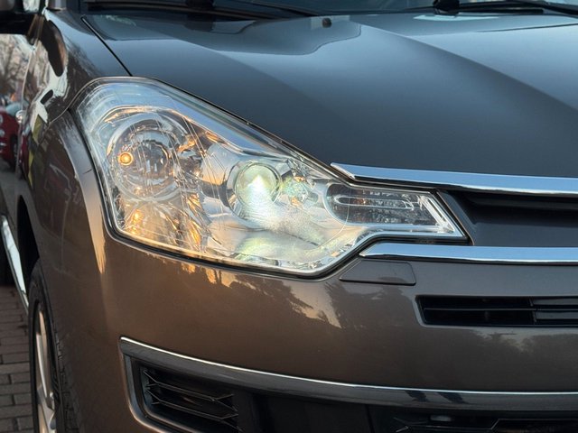 Citroën C-Crosser Exclusive*Aut.*Leder*Navi*Ahk*7xSitzer - foto 10