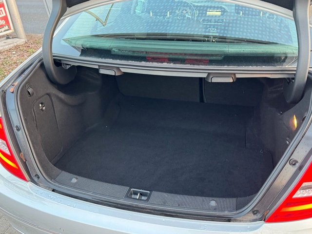 Mercedes-Benz C 180 ELEGANCE*AUT.*NAVI*TEMP.*SHZ*PDC*2.HD* - bilder 9