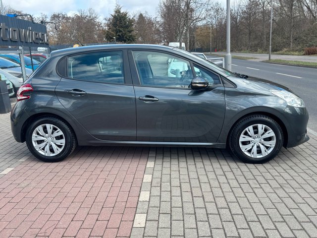 Peugeot 208 Active 1.2*Klima*Tempomat*Navi*Kamera*TÜVNEU - bilder 7