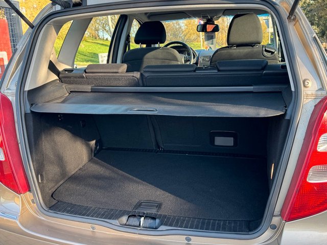 Mercedes-Benz A200*Automatik*Sitzheizung*Klima*Allwetter*AHK - bilder 6